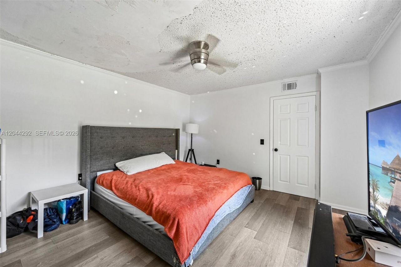 5016 50th Way, West Palm Beach, FL 33409 Photo