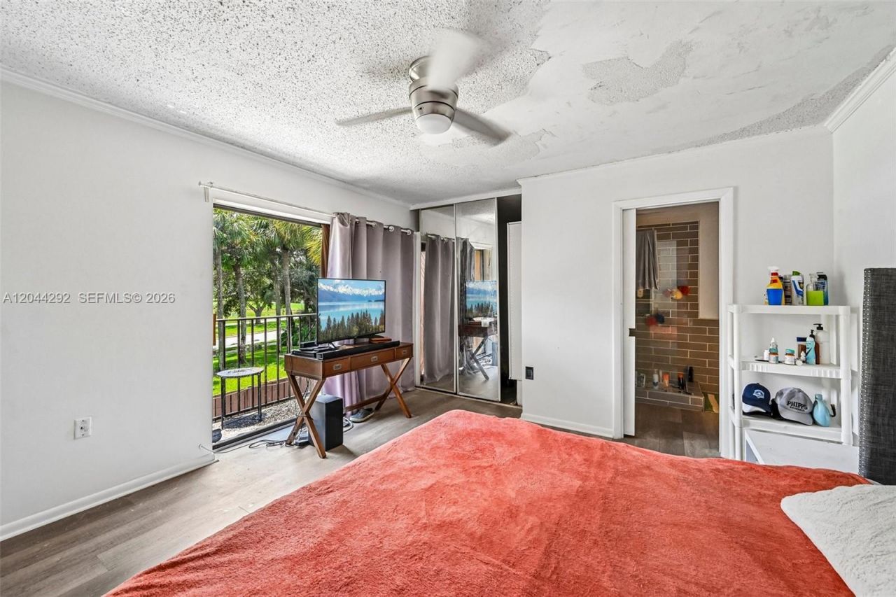 5016 50th Way, West Palm Beach, FL 33409 Photo