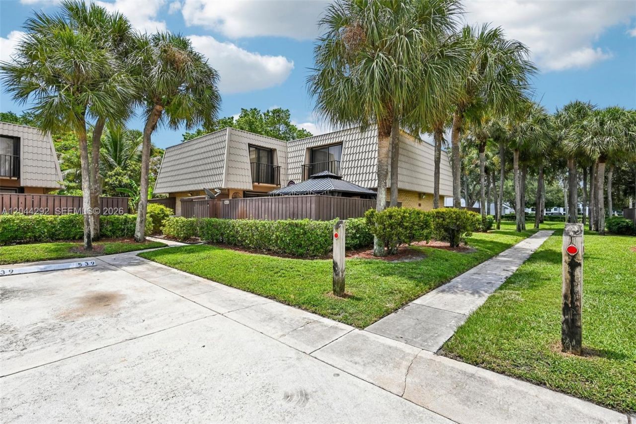 5016 50th Way, West Palm Beach, FL 33409 Photo