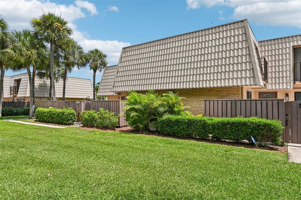 5016 50th Way, West Palm Beach, FL 33409 Photo