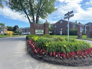 25354 Shiawassee Circle, Southfield, MI 48033