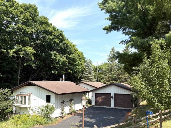 E2672 Remington Drive, La Valle, WI 53941