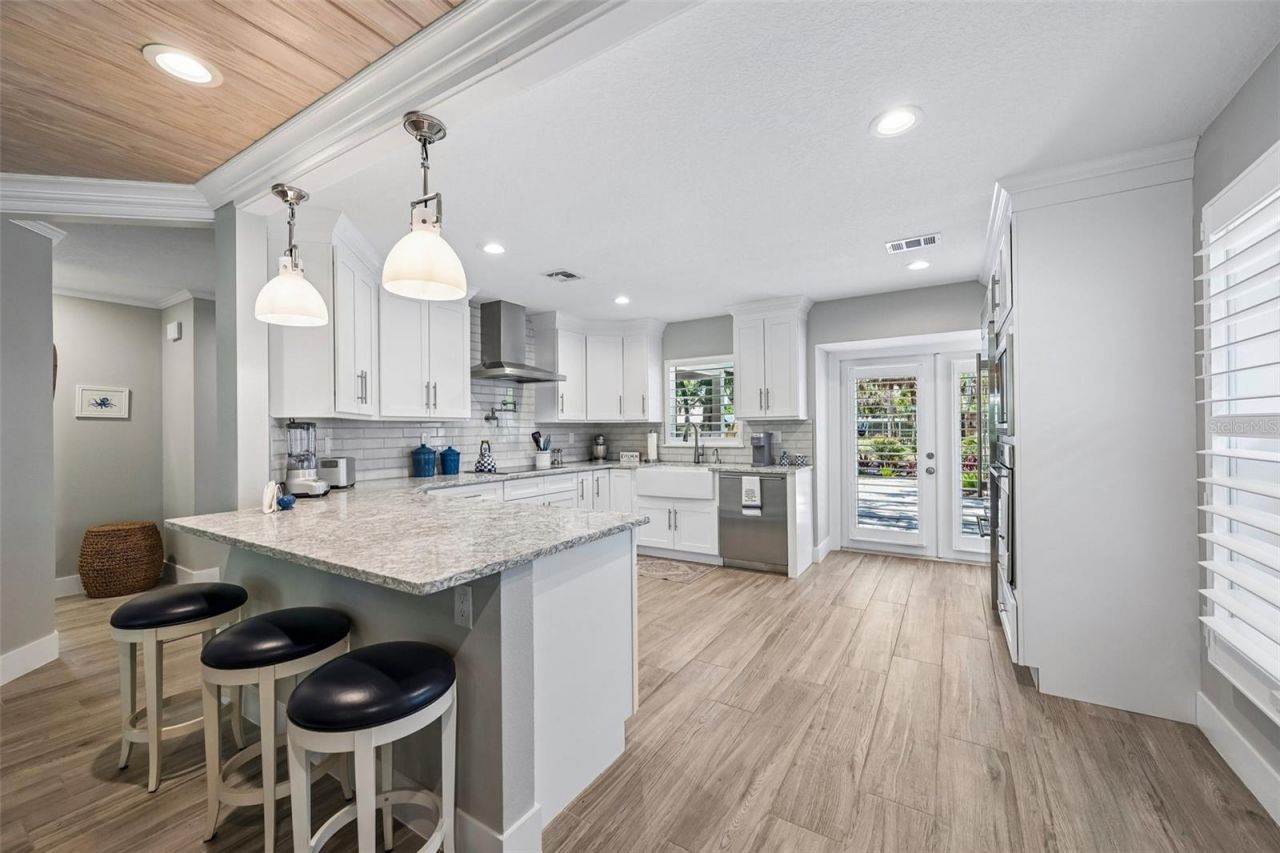 810 Plymouth Street, Sarasota, FL 34242 Photo