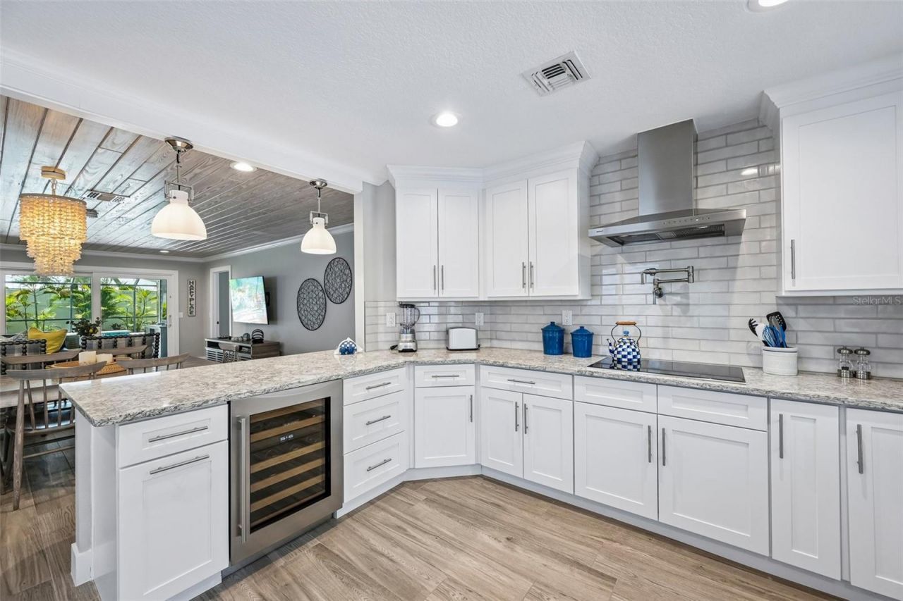 810 Plymouth Street, Sarasota, FL 34242 Photo