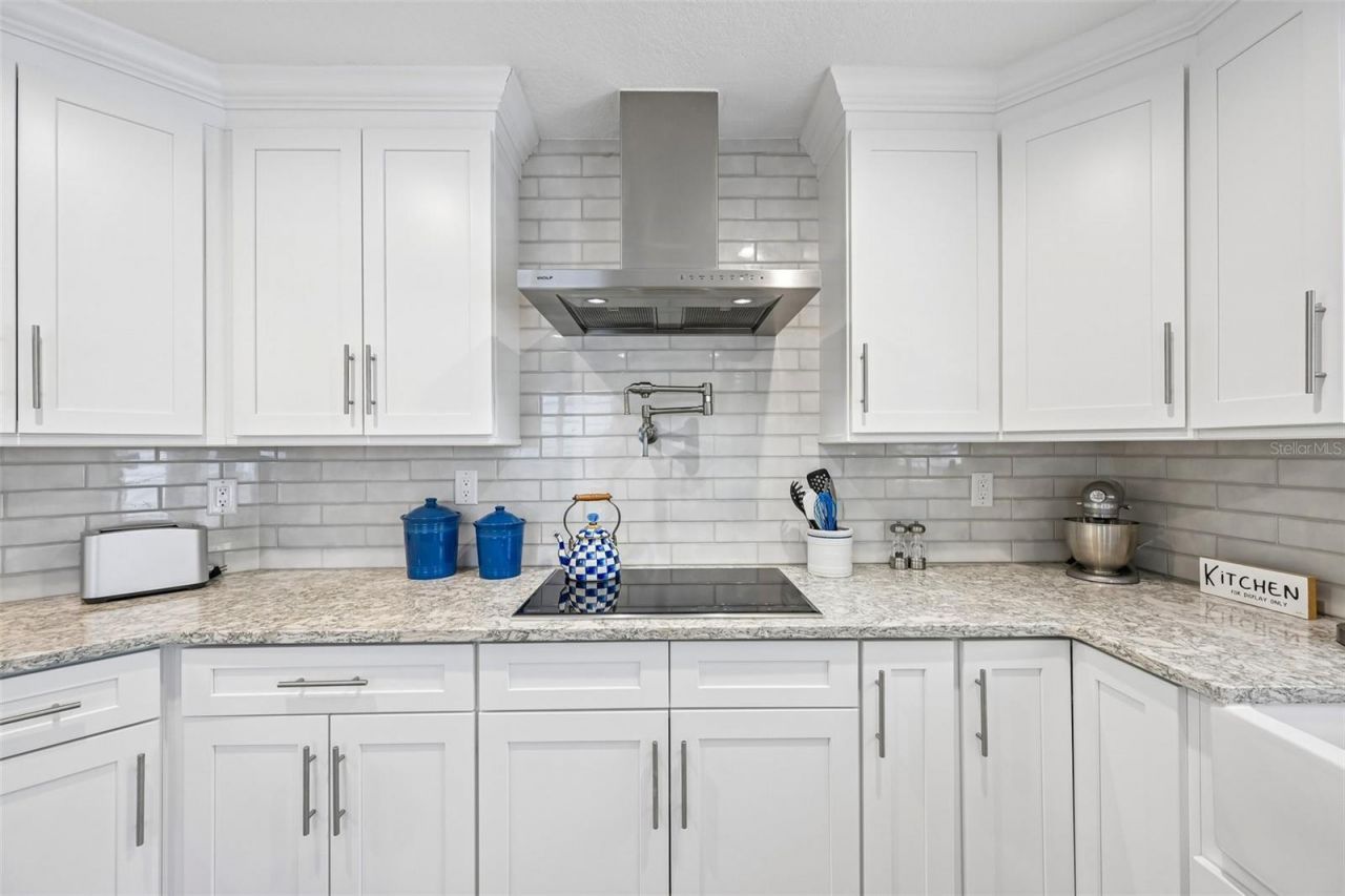 810 Plymouth Street, Sarasota, FL 34242 Photo