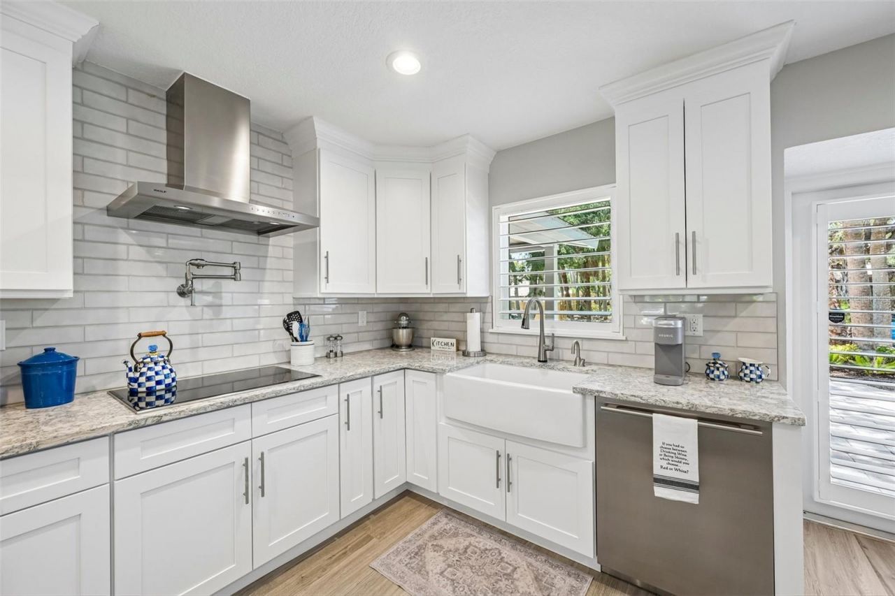 810 Plymouth Street, Sarasota, FL 34242 Photo