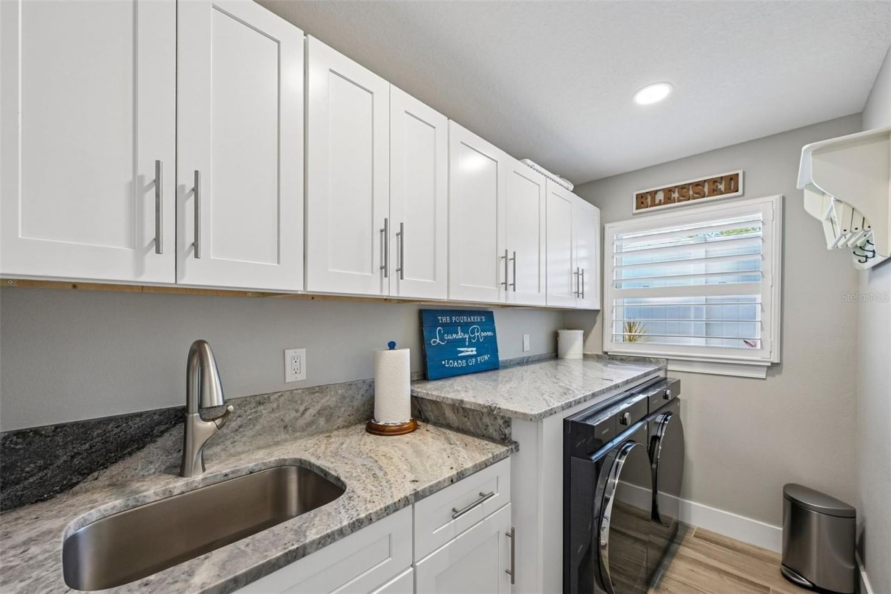 810 Plymouth Street, Sarasota, FL 34242 Photo