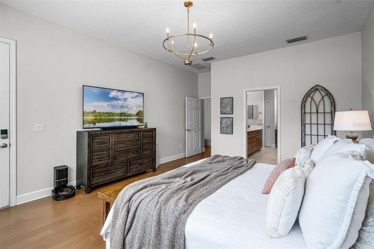 926 John Cressler Drive , Seffner, FL 33584 Photo