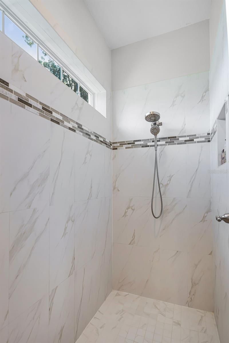 926 John Cressler Drive , Seffner, FL 33584 Photo