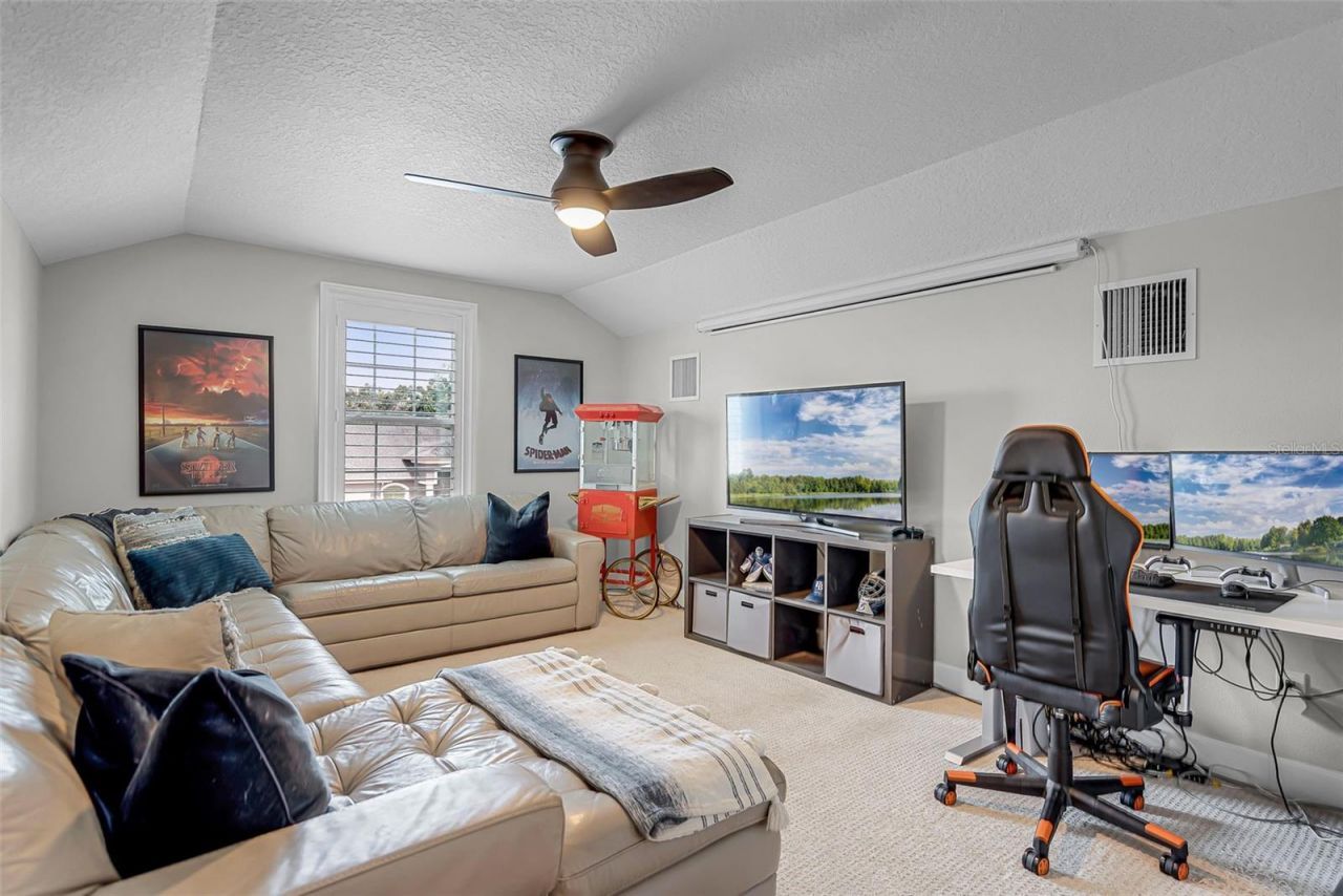926 John Cressler Drive , Seffner, FL 33584 Photo