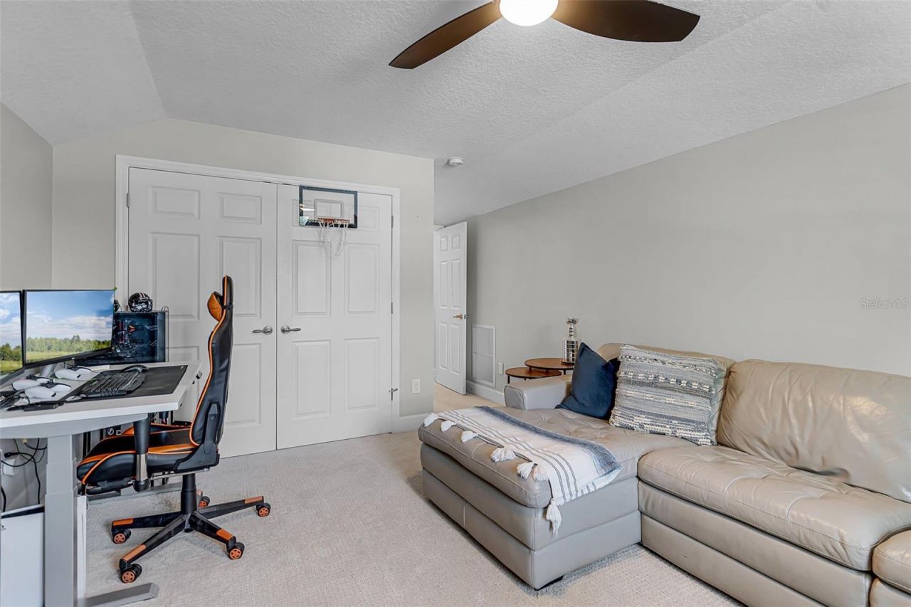 926 John Cressler Drive , Seffner, FL 33584 Photo