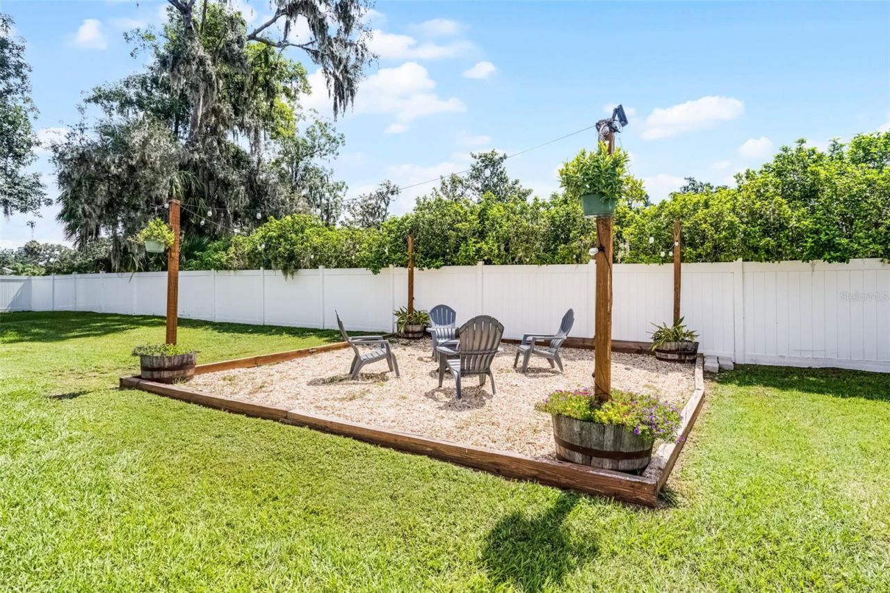 926 John Cressler Drive , Seffner, FL 33584 Photo