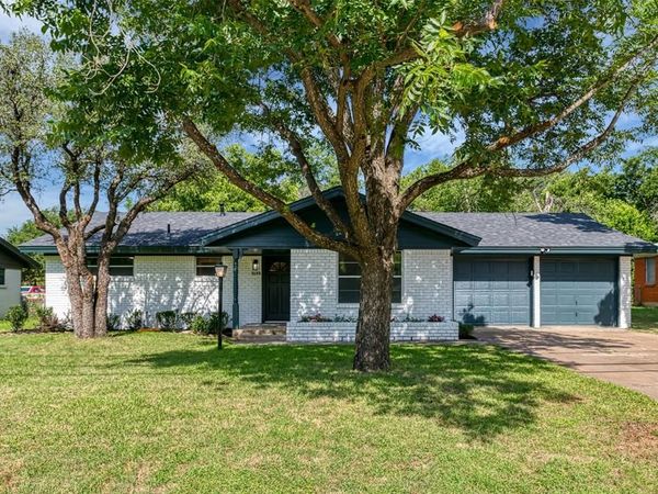 1138 Usher Street, Benbrook, TX 76126