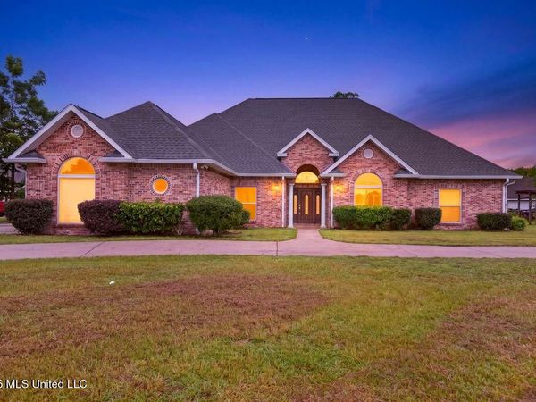 18241 E Robinwood East Drive, Saucier, MS 39574