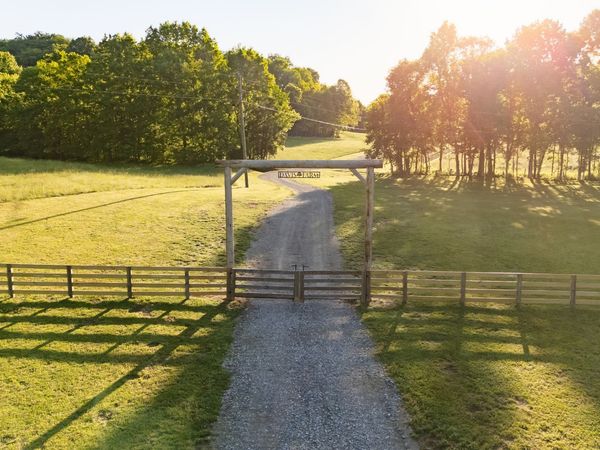 3899 Boston Theta Road , Thompsons Station, TN 37179