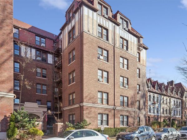 150 Burns Street, Unit 3A, Forest Hills, NY 11375