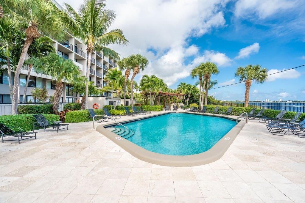1830 Embassy Drive, Unit 411, West Palm Beach, FL 33401 Photo