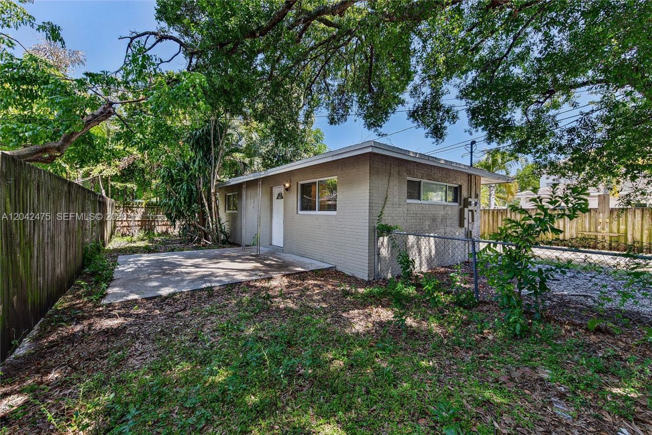 606 SW 16th St , Unit Rear Cotta, Fort Lauderdale, FL 33315 Photo