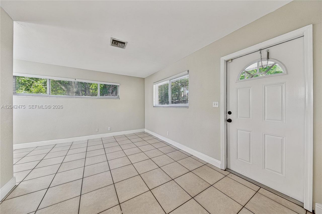 606 SW 16th St , Unit Rear Cotta, Fort Lauderdale, FL 33315 Photo