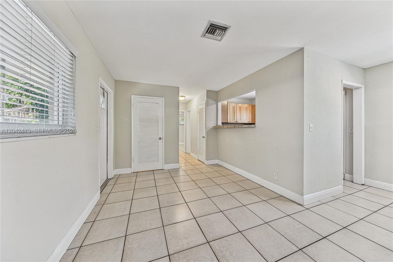 606 SW 16th St , Unit Rear Cotta, Fort Lauderdale, FL 33315 Photo
