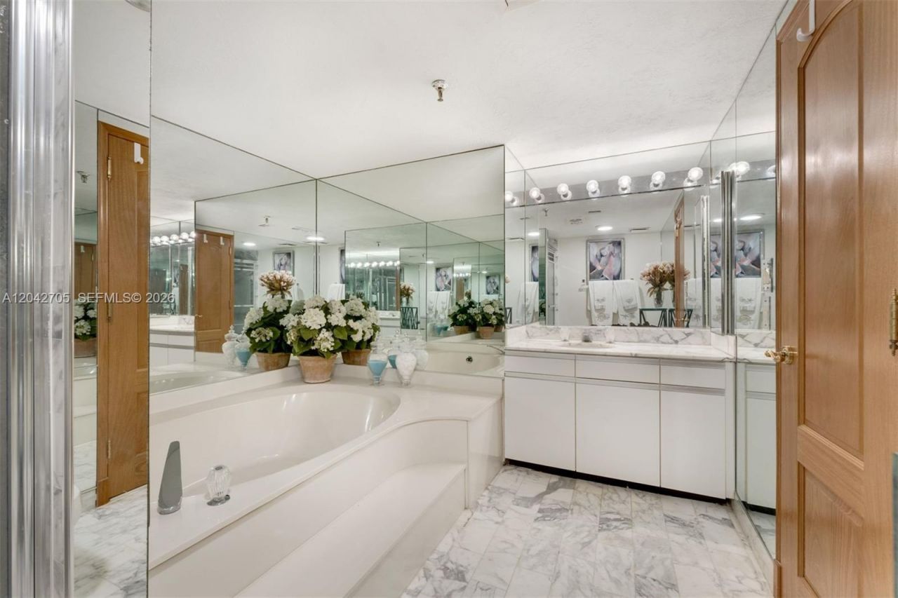 9 Island Ave , Unit 1514, Miami Beach, FL 33139 Photo