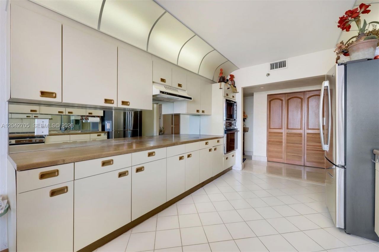 9 Island Ave , Unit 1514, Miami Beach, FL 33139 Photo