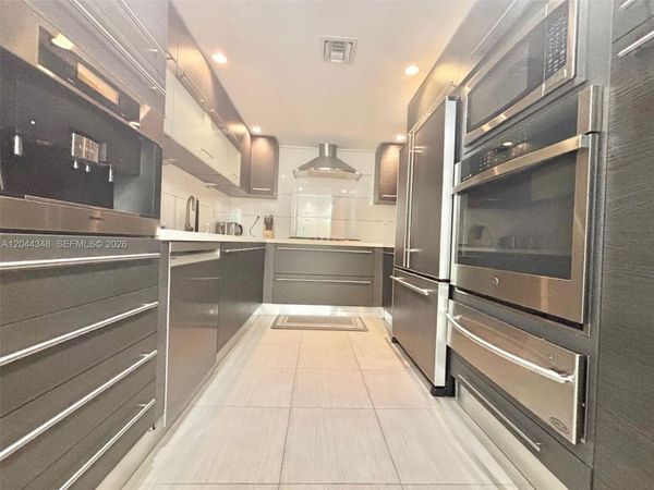 2030 S Ocean Dr , Unit 423, Hallandale Beach, FL 33009