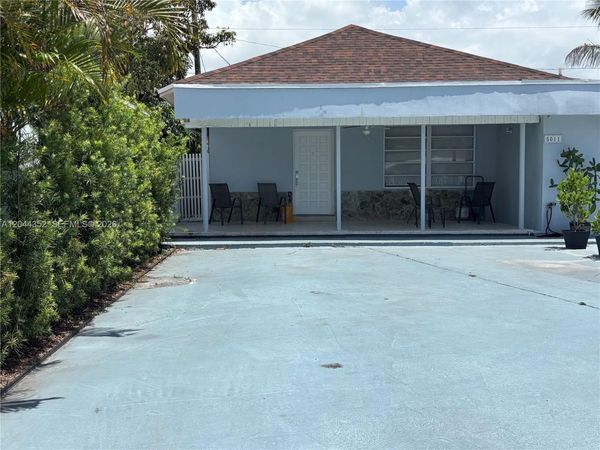 5011 SW 5th St , Miami, FL 33134
