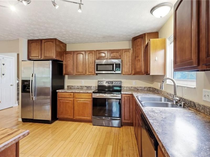 5757 Ericsson Way, Trotwood, OH 45426 Photo 25