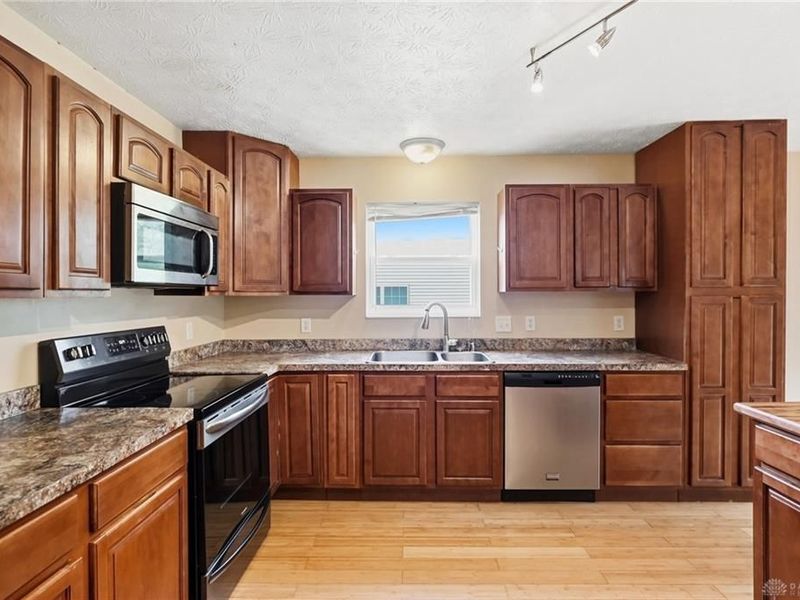 5757 Ericsson Way, Trotwood, OH 45426 Photo 27