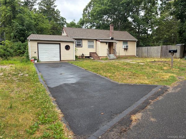86 N Washington Avenue , Centereach, NY 11720