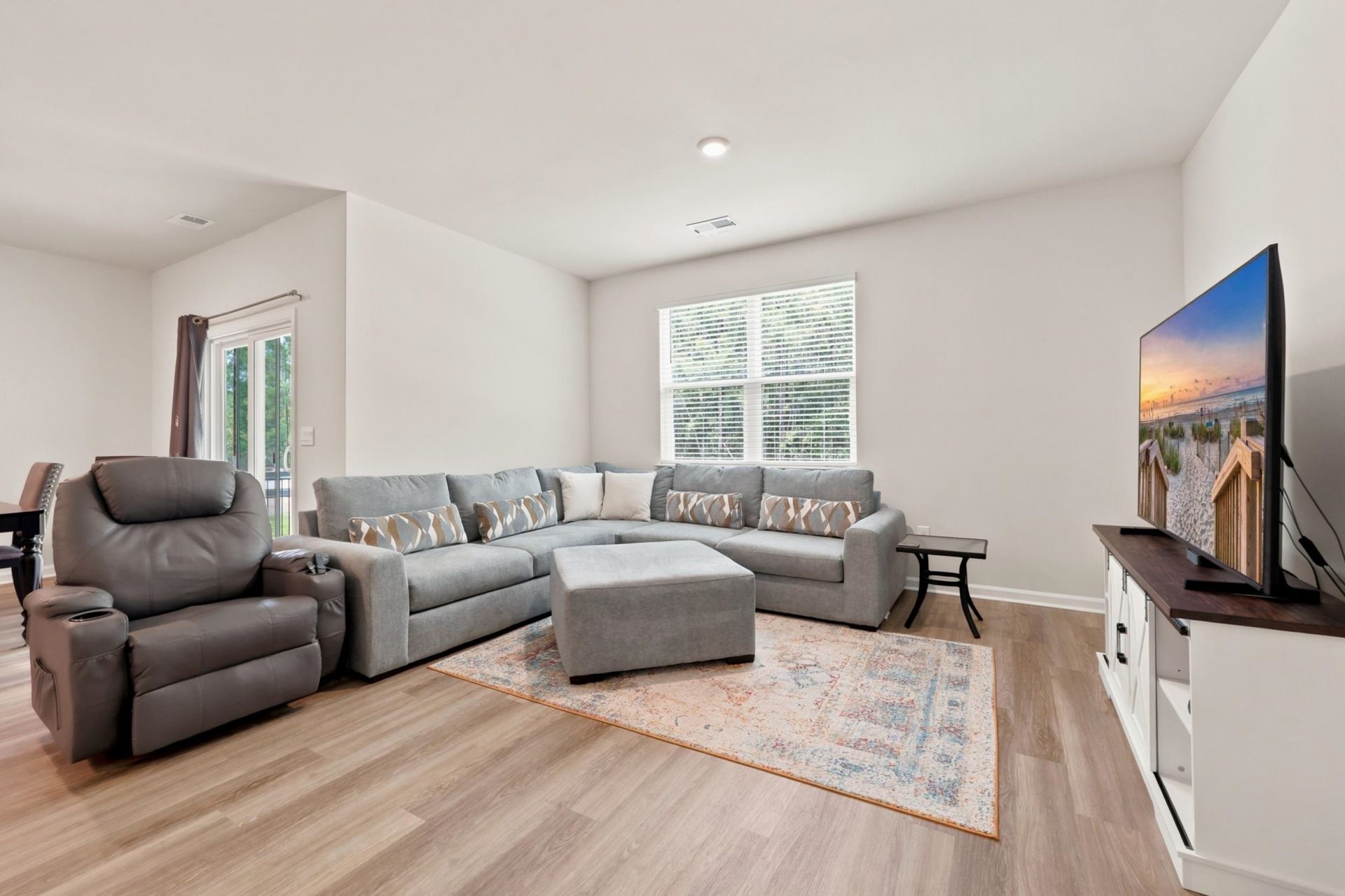 8093 Bear Claw Way Photo 9
