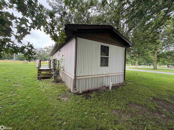 1051 SW Main, Kahoka, MO 63445