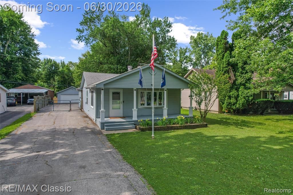 401 Center Street, Carleton Vlg, MI 48117 Main Photo