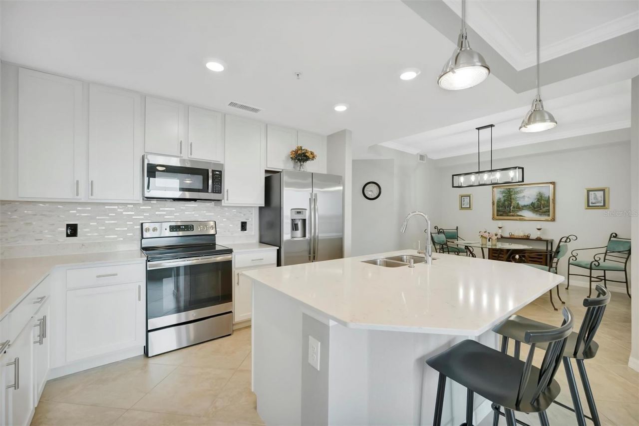 1020 Tidewater Shores Loop, Unit 208, Bradenton, FL 34208 Photo