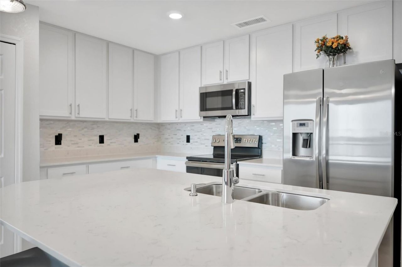 1020 Tidewater Shores Loop, Unit 208, Bradenton, FL 34208 Photo