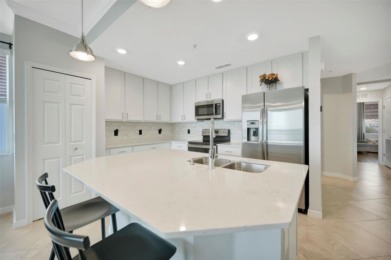 1020 Tidewater Shores Loop, Unit 208, Bradenton, FL 34208 Photo