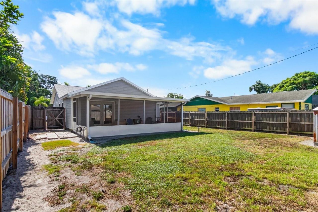 1219 Mackeral Avenue, Sarasota, FL 34237 Photo