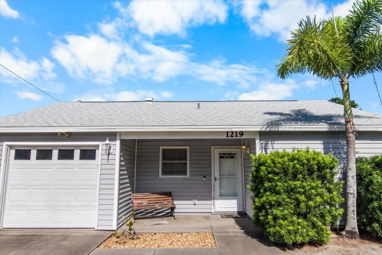 1219 Mackeral Avenue, Sarasota, FL 34237 Photo