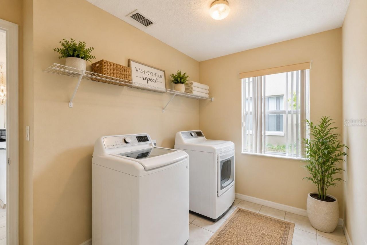 6415 Abbeydale Court , Orlando, FL 32818 Photo