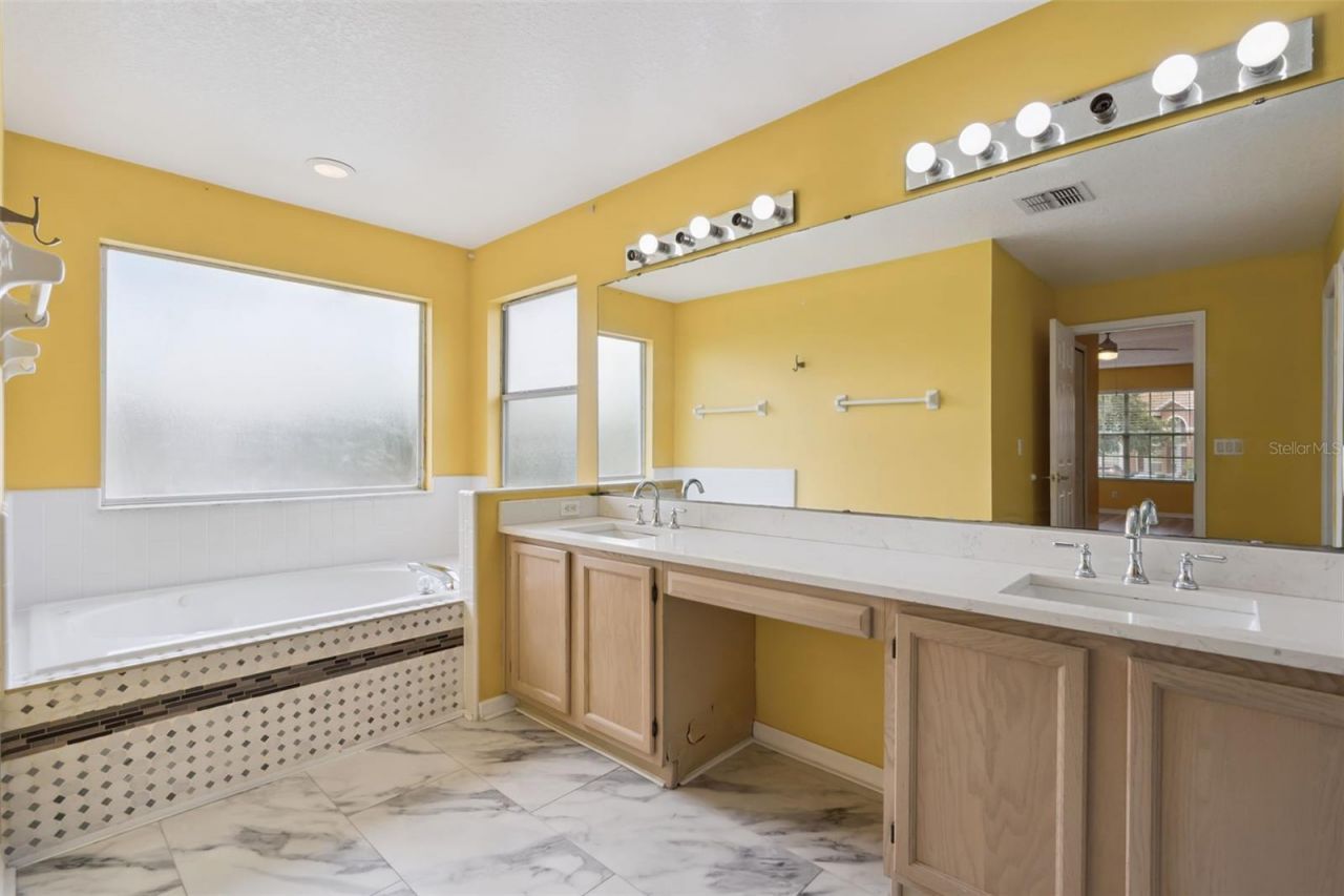 6415 Abbeydale Court , Orlando, FL 32818 Photo