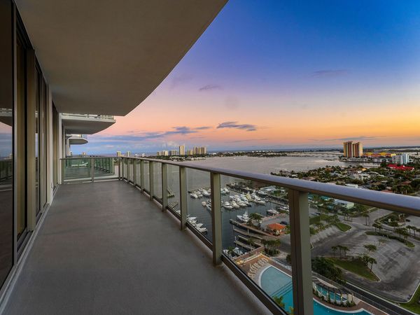 220 Lake Shore Drive, Unit 1911, Lake Park, FL 33403