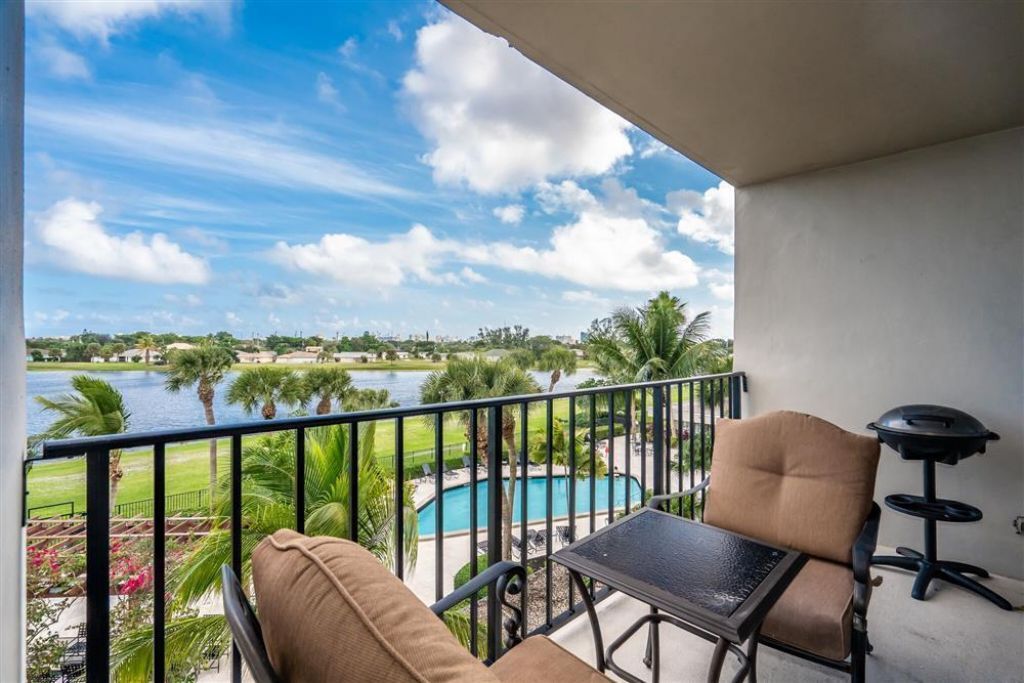 1830 Embassy Drive, Unit 409, West Palm Beach, FL 33401 Photo