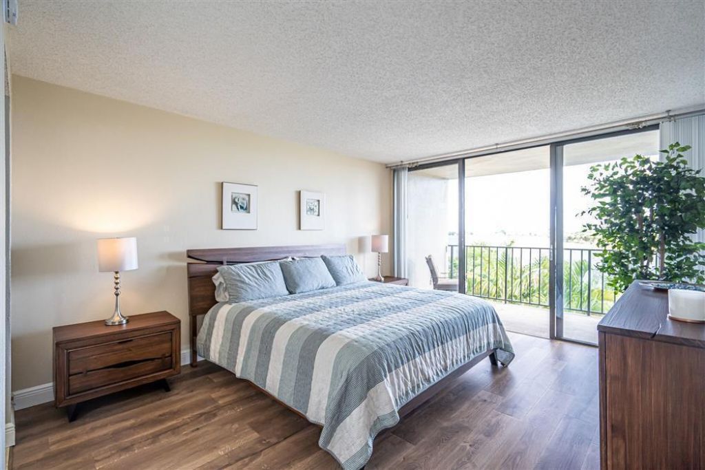1830 Embassy Drive, Unit 409, West Palm Beach, FL 33401 Photo