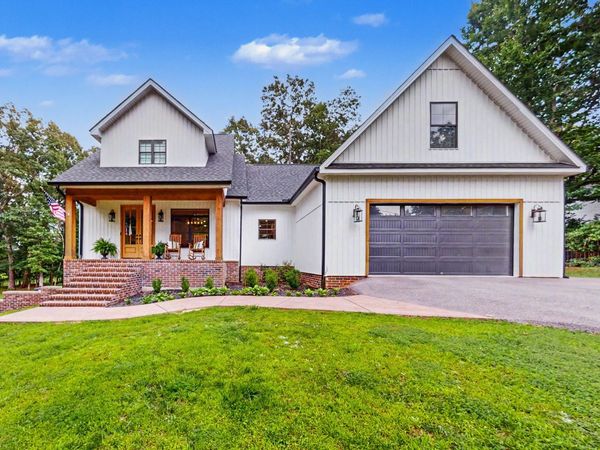183 Country Wood Dr , Paris, TN 38242
