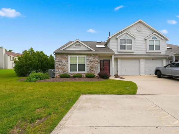 5521 Thornbriar Lane, Fort Wayne, IN 46835
