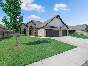 13513 NW 1st Street, Yukon, OK 73099