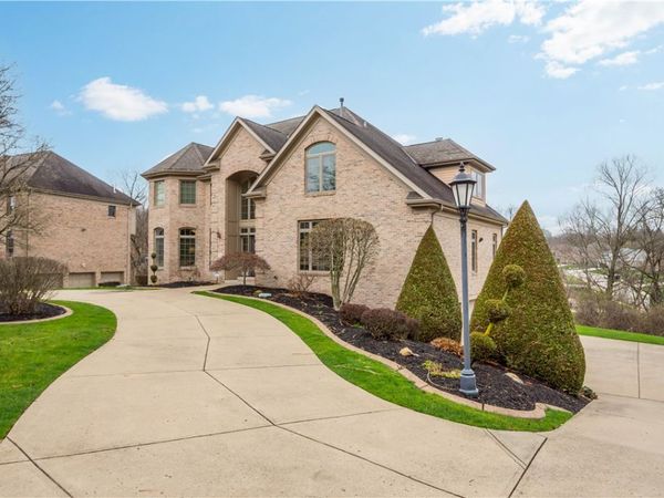 7031 Pinehurst, Presto, PA 15142