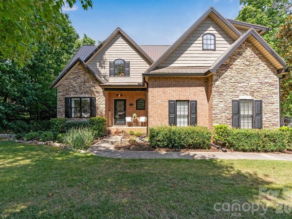 1915 Lynmore Drive, Sherrills Ford, NC 28673