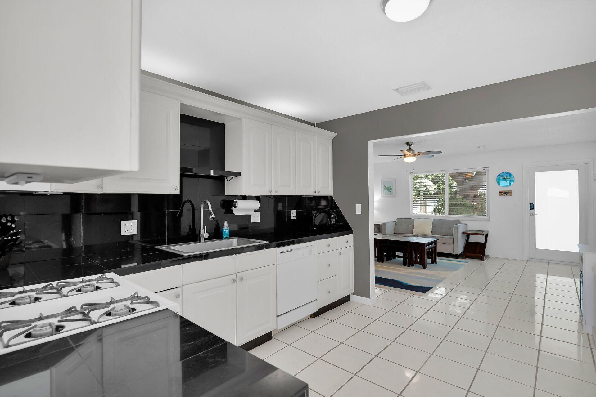 19 SE Marlin Avenue, Key Largo, FL 33037 Photo
